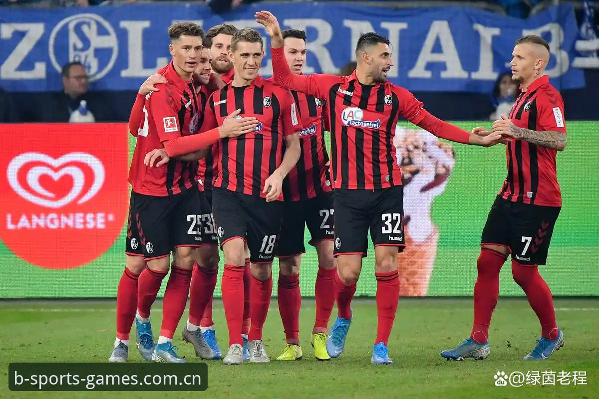 欧联杯决赛全记录：维拉3-0弗赖堡夺冠详解